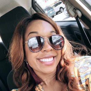 Meet your Posher, Dena